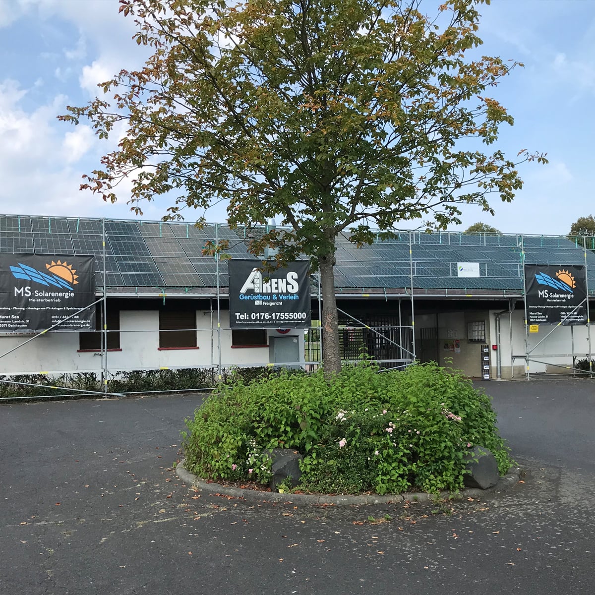 Damit die Solaranlage laufen kann - Arens Gerüstbau und Verleih